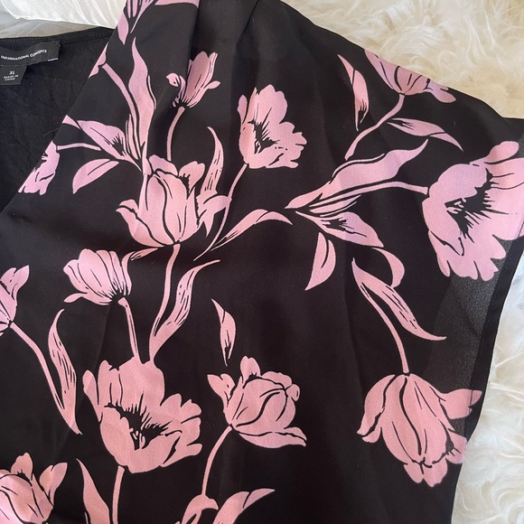 INC black and pink short sleeve blouse w/ flattering front pleat wear in/out XL - Picture 3 of 4